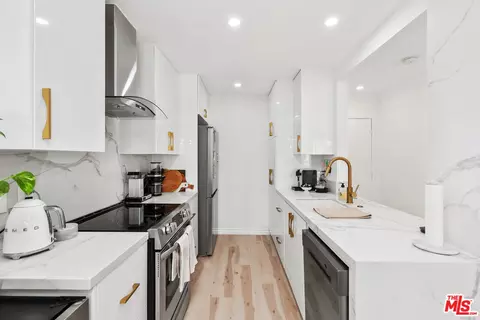 1222 N Olive Dr #201, West Hollywood, CA 90069