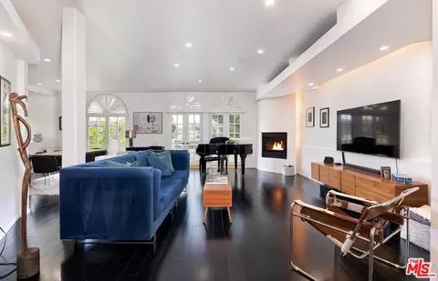 9921 Durant Dr #2, Beverly Hills, CA 90212