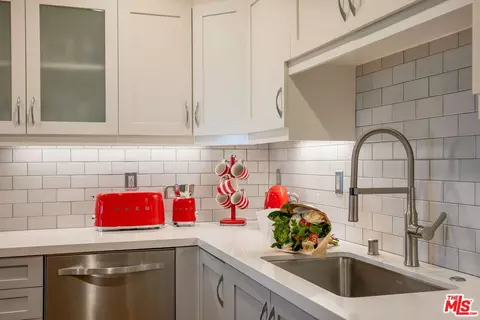 1838 Westholme Ave #PH3, Los Angeles, CA 90025