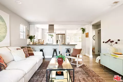 6227 Long St, Los Angeles, CA 90043