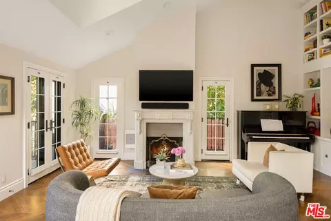 8906 Ashcroft Ave, West Hollywood, CA 90048