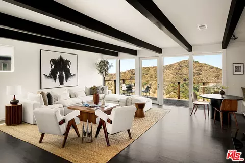 2235 Gloaming Way, Beverly Hills, CA 90210