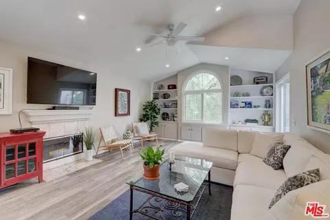 22348 Heritage Pass Pl, Chatsworth, CA 91311