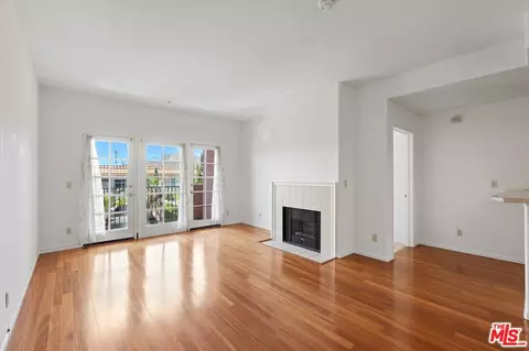 1522 S Saltair Ave #206, Los Angeles, CA 90025