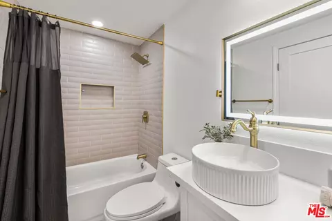 Bath - 2313 Rynerson Ct, Simi Valley, CA 93065 photo 6 of 6