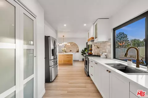 Kitchen - 2313 Rynerson Ct, Simi Valley, CA 93065 photo 2 of 4