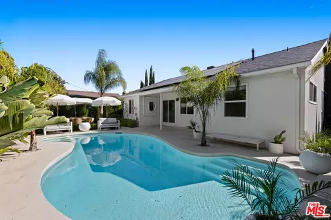 19833 Bassett St, Winnetka, CA 91306