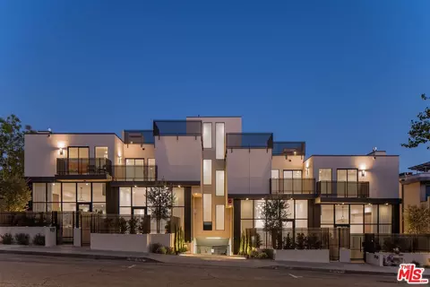 924 W Knoll Dr, West Hollywood, CA 90069