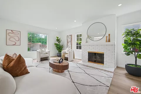 5119 Enfield Ave, Encino, CA 91316