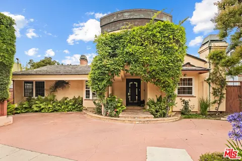 219 Entrada Dr, Santa Monica, CA 90402