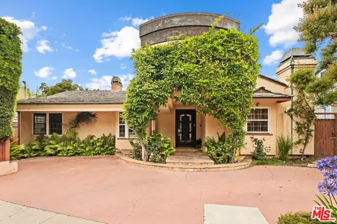 219 Entrada Dr, Santa Monica, CA 90402