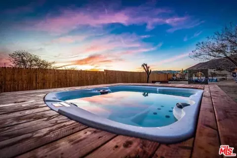 Exterior - 58798 Barron Dr, Yucca Valley, CA 92284 photo 8 of 10