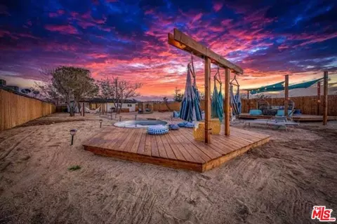 Exterior - 58798 Barron Dr, Yucca Valley, CA 92284 photo 5 of 10