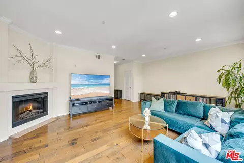 3401 S Bentley Ave #301, Los Angeles, CA 90034