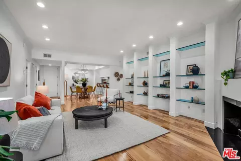 11667 Gorham Ave #203, Los Angeles, CA 90049