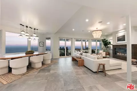 31558 Victoria Point Rd, Malibu, CA 90265