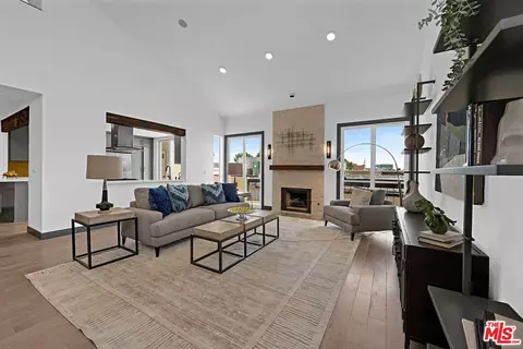 723 Westmount Dr #305, West Hollywood, CA 90069