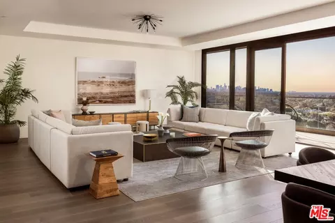 8420 W Sunset Blvd #802, West Hollywood, CA 90069