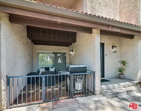 7714 Via Sorrento #22, Burbank, CA 91504