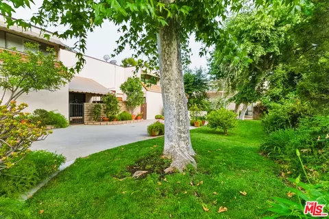 5243 Yarmouth Ave #31, Encino, CA 91316