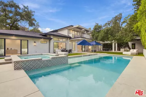 17401 Rancho St, Encino, CA 91316