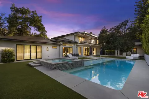 17401 Rancho St, Encino, CA 91316