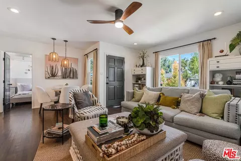 17400 Martha St, Encino, CA 91316