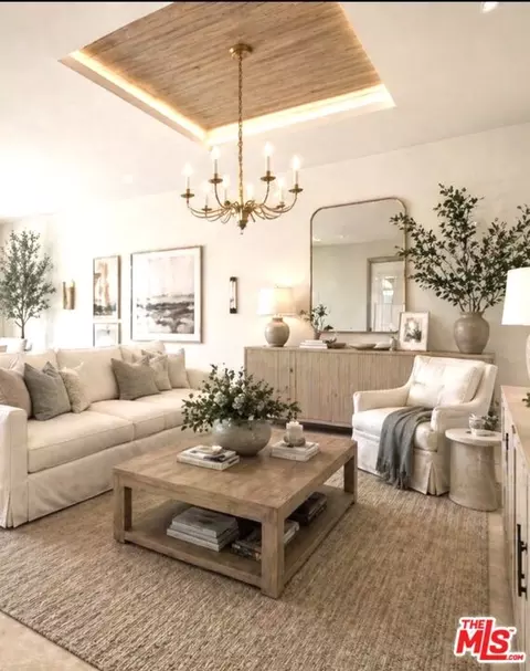 171 N Church Ln #PH10, Los Angeles, CA 90049