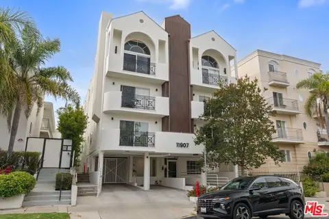 11907 Darlington Ave #101, Los Angeles, CA 90049