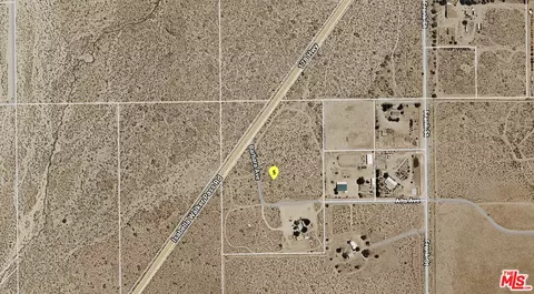 11100 Dobbins St, Onyx, CA 93255