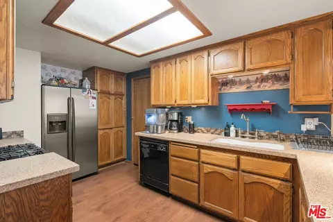 Kitchen - 1044 G Ln, Big Bear City, CA 92314 photo 2 of 4
