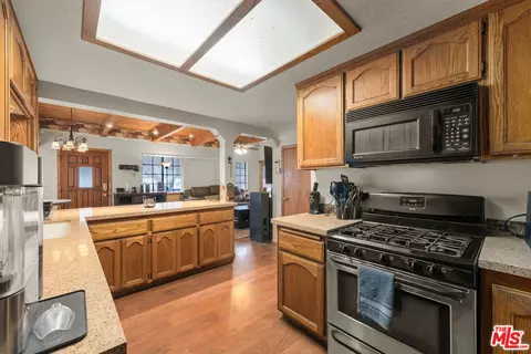 Kitchen - 1044 G Ln, Big Bear City, CA 92314 photo 3 of 4