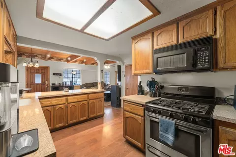 Kitchen - 1044 G Ln, Big Bear City, CA 92314 photo 3 of 4