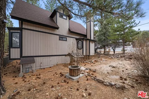 Exterior - 1044 G Ln, Big Bear City, CA 92314 photo 4 of 4