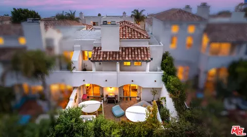6435 Zumirez Dr #9, Malibu, CA 90265
