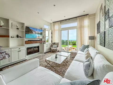 6416 Lunita Rd #108, Malibu, CA 90265