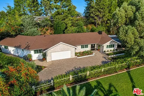 4732 Del Moreno Dr, Woodland Hills, CA 91364