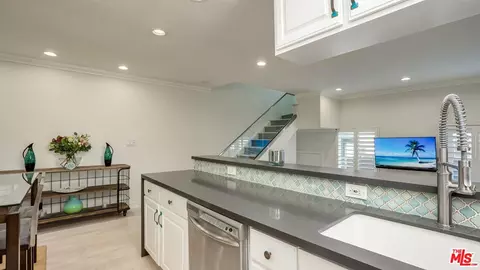 1144 17th St #11, Santa Monica, CA 90403
