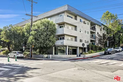 9005 Cynthia St #102, West Hollywood, CA 90069