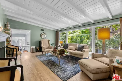 3820 Mandeville Canyon Rd, Los Angeles, CA 90049