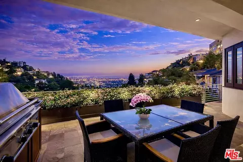 8835 Evanview Dr, Los Angeles, CA 90069