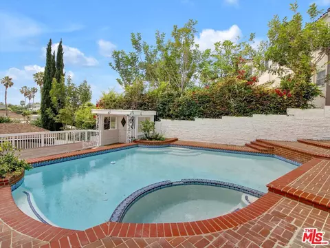 3700 Northland Dr, View Park, CA 90008