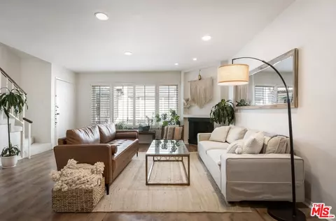 14332 Dickens St #7, Sherman Oaks, CA 91423