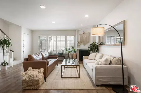 14332 Dickens St #7, Sherman Oaks, CA 91423