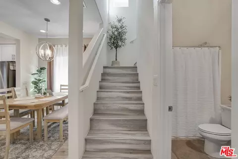 22755 Walnut Park Ln, Newhall, CA 91321