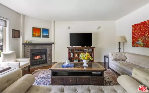 1301 17th St #102, Santa Monica, CA 90404