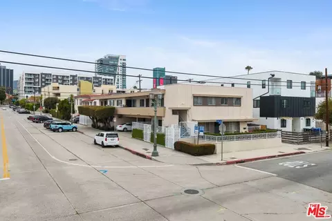 6423 Lexington Ave, Los Angeles, CA 90038