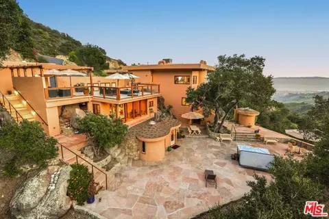 280 W Mountain Dr, Santa Barbara, CA 93103