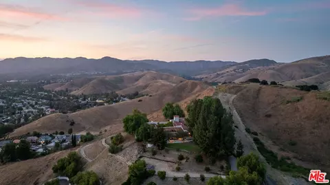 28611 Bamfield Dr, Agoura Hills, CA 91301