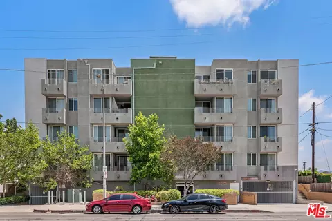 5818 Whitsett Ave #402, Valley Village, CA 91607